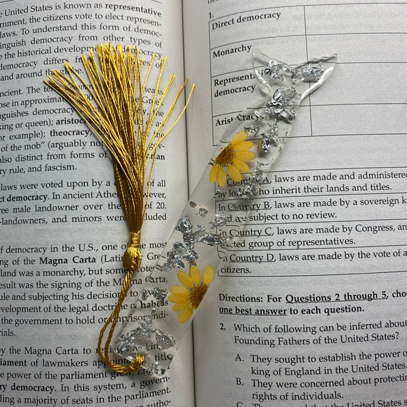 Mermaid tail Resin flower bookmark - Picture 3 of 7